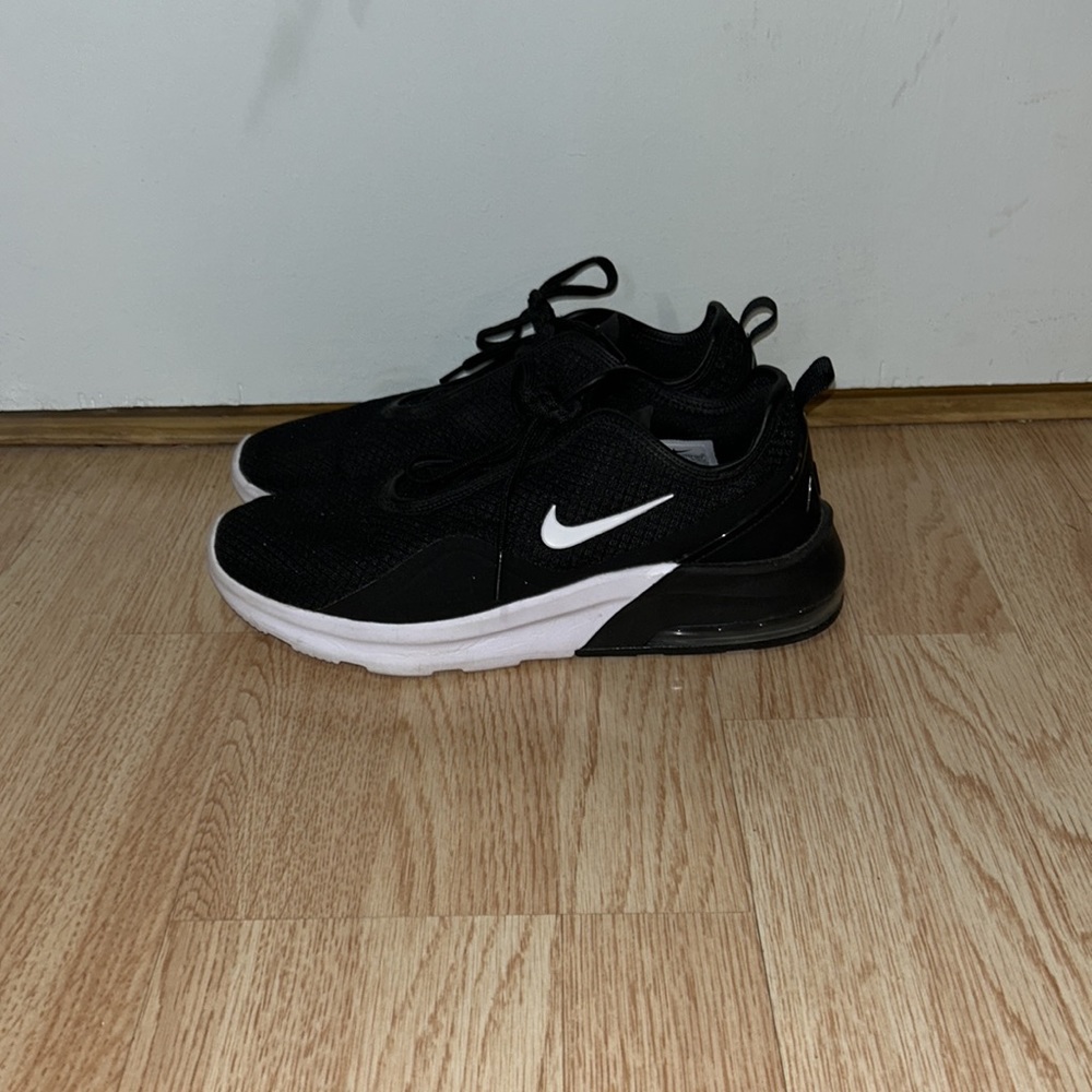 Women’s Nike Air Shoes Size 10